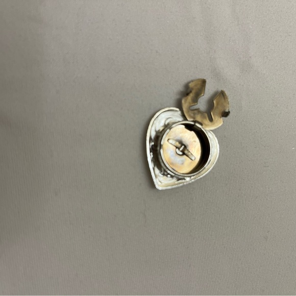 Montana Silversmiths Heart Button Covers - Picture 3 of 4